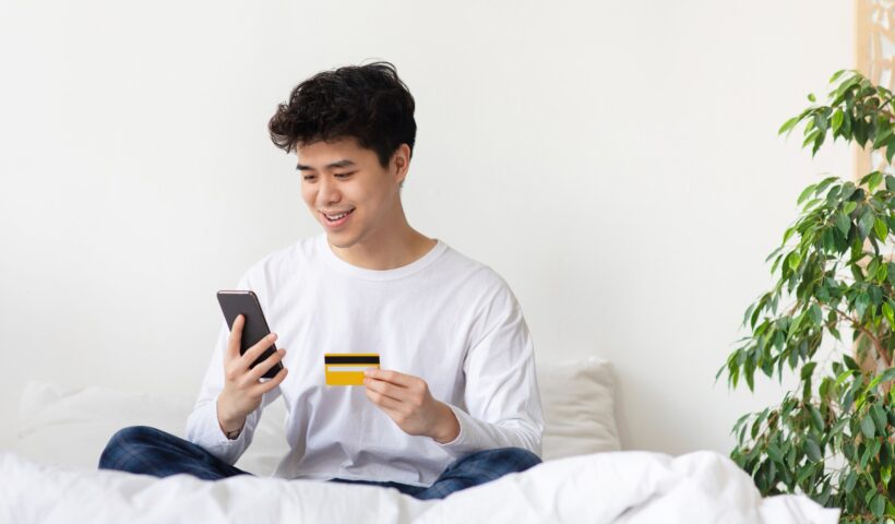 Online shopping at home, be safe, pay with money remotely